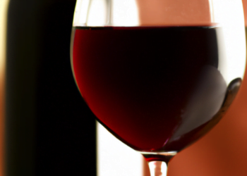 Wine glass with red wine